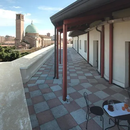 Casa Al Carmine 招待所 3*