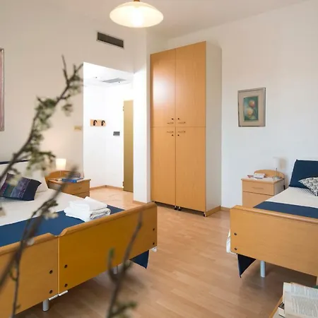 Casa Al Carmine 招待所 3*